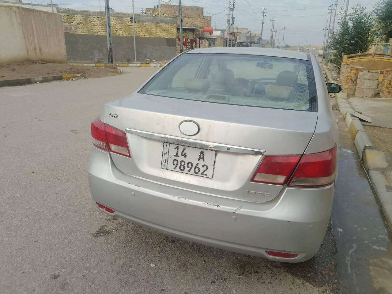 السلام عليكم
بي واي دي للبيع موديل 16 مكينه كهربائيات حدادية تخم تاير جديد سنوية جديدة لل30 الرقم بصرة انكليزي  شرط المداور سيارة جاهزة بس الكير كايم اليشتري على وضعة السعر 54 المكان العمارة حي الربيع للاتصال ***********
