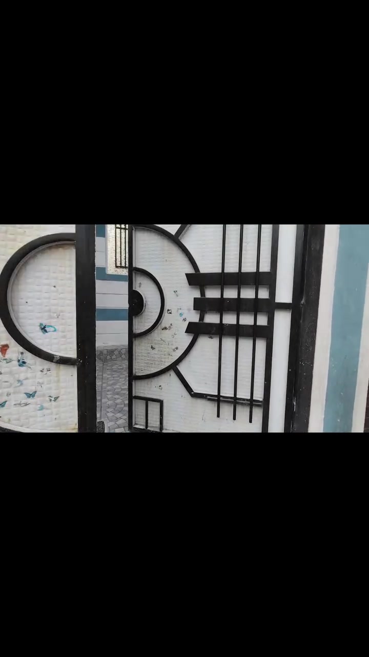 السلام عليكم   بيت للبيع 
المساحة150متر... ملك صرف. السقف الثنوي كامل هم 

الموقع رشيديه قاطع السادس
 قرب المضمد رغد 

***********

