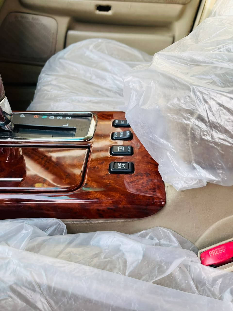السلام عليكم ملكه 2003ديفور جبير سياره جاهزه مكينه تبريد ثلج حداديه جديده تخم تاير مواصفات 3دكم السعر 120وبيها مجال قليل كلش السياره جديده وجاهزه السياره ب اسمي تحويل ثاني يوم مكاني بابل الكفل 
الاستفسار تصل ***********
