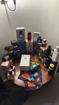 مجموعة عطور • مستعملة