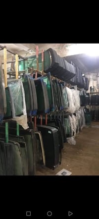 عرض خاص طوال ايام الشهر تركيب وبيع زجاج السيارات الحديثه والقديمه بأسع...