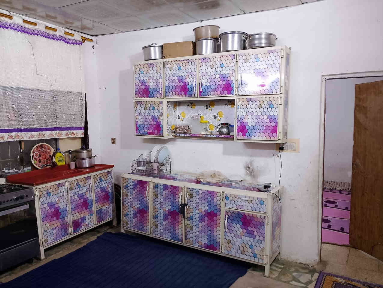 السلام عليكم بيت للبيع مكانه تقاطع حي البتول بدايه السياحه حي السكن متكون من كراج كبير ستقبال واصاله مطبخ غرفة نوم  السكف سندويش والستقبال عكاده مساحه 150 خدماته مي كهرباء مجاري تبليط قريب عل شارع  كلشي متوفر بصفه مدارس ومستوصف وسوك بناء بلوك ورفت صب  سعره 19 وبيه مجال مستعجل علا بيعته عندي ضرف الله شاهد     ***********
