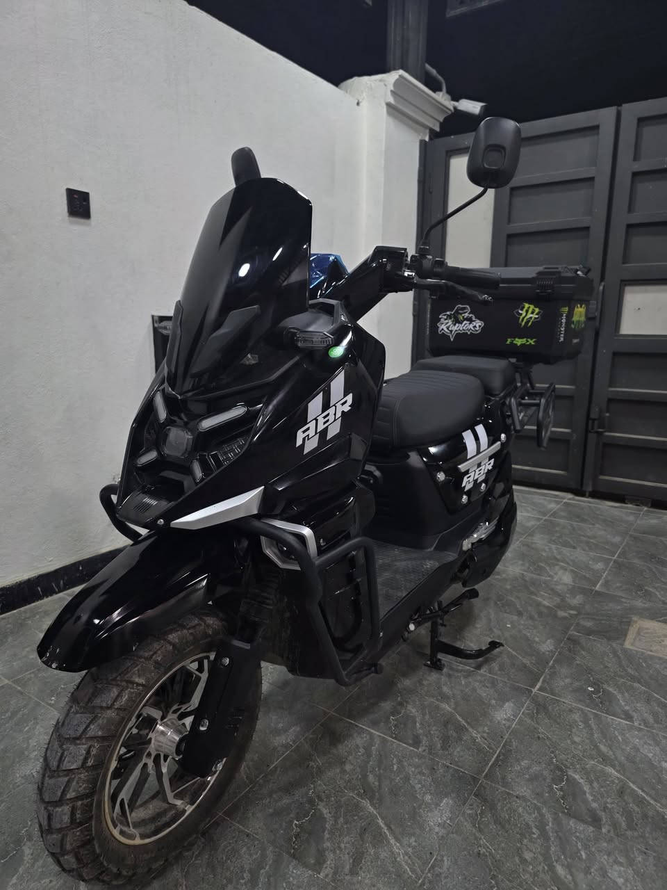 ياالله 🤍
السلام عليكم دراجه اباتشي فحل للبيع دراجه فول ماناقصها شي بطارياتها ٦ بطاريات مسطره فول الفول مستخدمه اسبوعين فقط سعر الجديد مالها مليون ونص بالسوك وهلمحروسه اريدها بمليون و٤٠٠ وبيها مجال بسيط لحد يكسر بحلال الناس اذا ميعرف بيهن 
تواصل *********** // ‏‪***********‬‏
