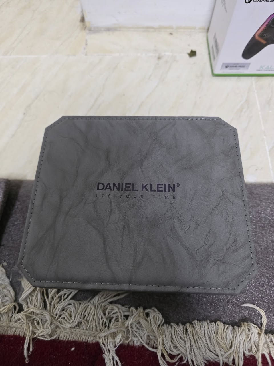 ساعة من بران دانیل کلاین
مستخدم فقط یومان و متبقیة ب نسبة نضافة %100

بها کارد ضمان الشرکة لمدة السنة.

يباع بسعر 135 ألاف في الأسواق، لكنني أبيعه بـ 90 ألفًا.


**إذا كنت صاحب هذا الإعلان وتريد حذفه لأي سبب، رجاءا أرسل رسالة إلى الدعم الفني**