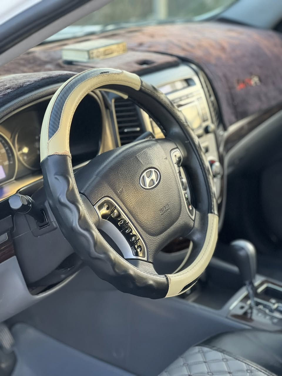 سلام عليكم سنتافي 2010 رقم بغداد محرك 4 سلندر 5 راكب وارد امريكي حادثة باب الصندوك فقط بدون دواخل سونار موجود تحويل شوكت متريد سيارة كامله ما ناقصه أي شي محرك كير كهربائيات صدر كاملة تبريد تدفئة لايت زنون 
سعر 138 بيه مجال مكان بغداد شعب مقابل بوب الشام ***********
