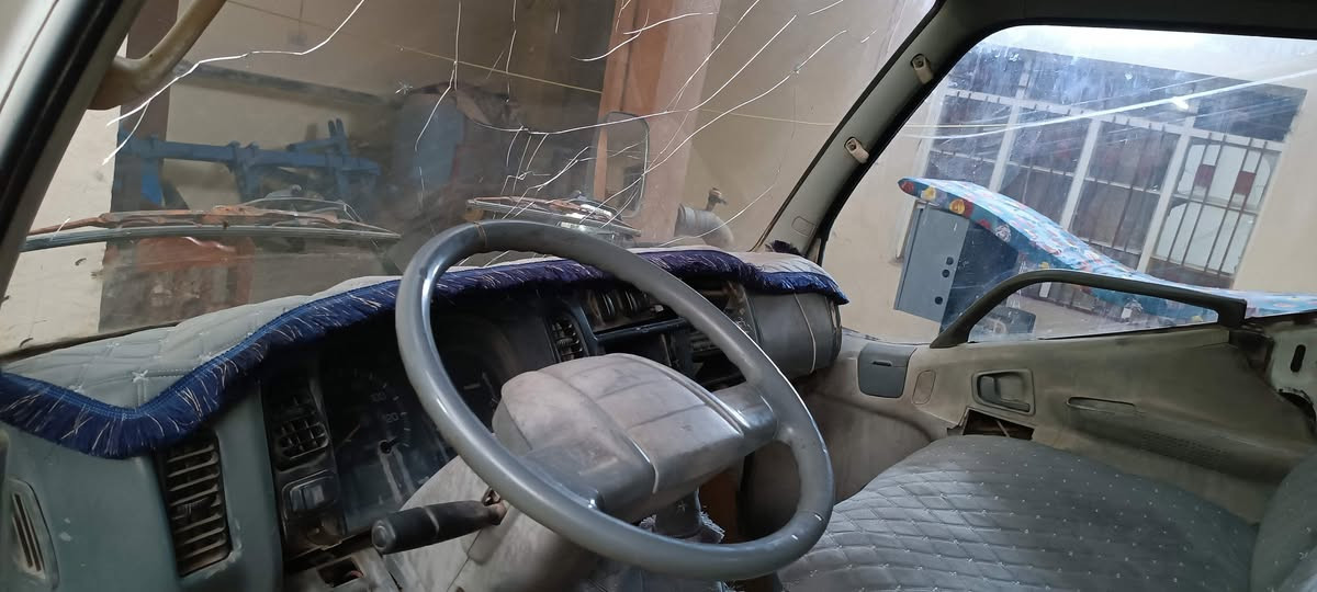 مستبوشي كنتر موديل ١٩٩٤   ١طن.  كير ومحرك كيا ٣٠٠٠ رقم نينوى الجديد 
السعر ٤٠ورقة 
***********
