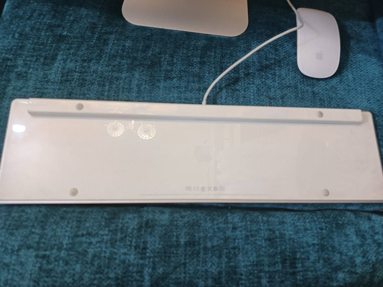 Apple wired keyboard مستعمله نضيفه كلش السعر 250بيه مجال للشراي


**إذا كنت صاحب هذا الإعلان وتريد حذفه لأي سبب، رجاءا أرسل رسالة إلى الدعم الفني**
