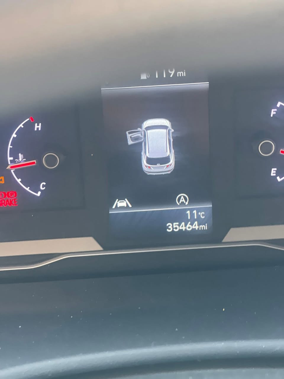 السلام عليكم توسان 2024 وارد امريكي حادث جاملغ وبنيد وبارد على كد شبر ماشيا 35 ميل تبدل فقط جاملغ
رادار امامي وخلفي وجانبي 
كامرة دوارة خلفية
حساسات امامي وخلفي 
مود درايف 
3 وضعيات قيادة 
سيارة سويج 
تبريد ثلج  
اوتو هولد 
تحكمات ستيرن 
سايد بريك بصمة 
نظام نزول منحدرات 
لد خلفي وامامي 
داخل سيارة اسود وابيض
شاحن موبايل واير لس 
سيارة كامله من كل شي ومابيه نقص برغيز
مكفوله سيارة هزة جديدة ورقم جديد
محرك 2.5 
شاشة كبيرة 
صور الحادث مرفقة مع المنشور 
السعر 180

للتواصل  ‭٠٧٧١ ٤٦٦ ٣٦٣٠‬.
