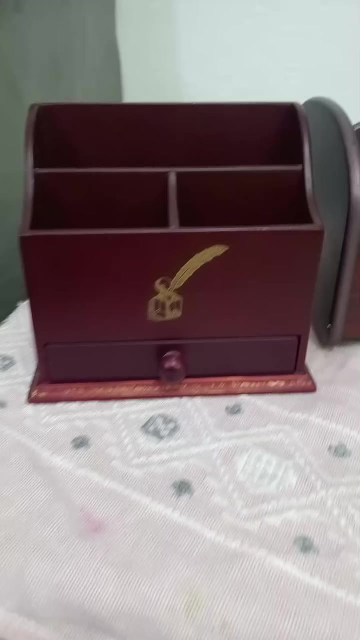 مكتبيات خشب جدد لوك غير مستخدمات 
قياس ابو المجر ارتفاع 15 
عرض 16
ثاني ارتفاع 14 
عرض 15 
سعرهم القطعتين 15


**إذا كنت صاحب هذا الإعلان وتريد حذفه لأي سبب، رجاءا أرسل رسالة إلى الدعم الفني**