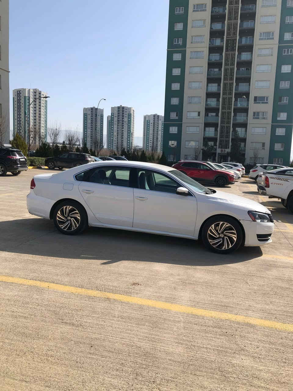 باسات للبيع موديل 2015 خليجي 5 مواصفات 
ضرر 4 قطع 2 قطعه تبديل 2 قطعه صبغ 
واكو صبغ 10سانتم باب سايق
 السعر 133 بي مجال قليل حك الجيه 
شرط بدون دواخل بدون شواصي ❌ 
 مكان طوز خورماتو _ كركوك 
للتواصل ***********
