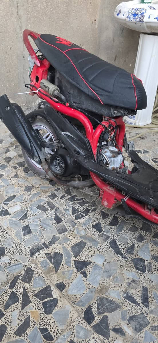 السلام عليكم حبايب ماكس عدلة بوشة 55 ابلاد اجيب الفيتر وياك  الدراجة أوراق وياة منة فيس السعر 550 قفلة مكاني ميسان مغربة  تفاصيل أكثر خاص او اتصال ***********
