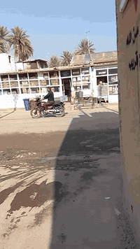 السلام عليكم 
مشتمل طابق ثاني حديث  للإيجار بداية الفرع المقابل لمركز شرطة الهويدر يتكون من غرفتين نوم وصاله أو مطبخ وصحيات ودرج داخلي للخروج
للإستفسار الإتصال علئ رقم أبو أحمد ***********
