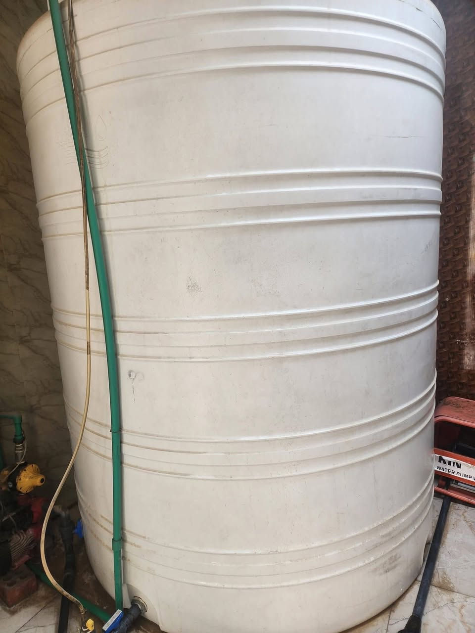 البيع بسعر مناسب
***********
