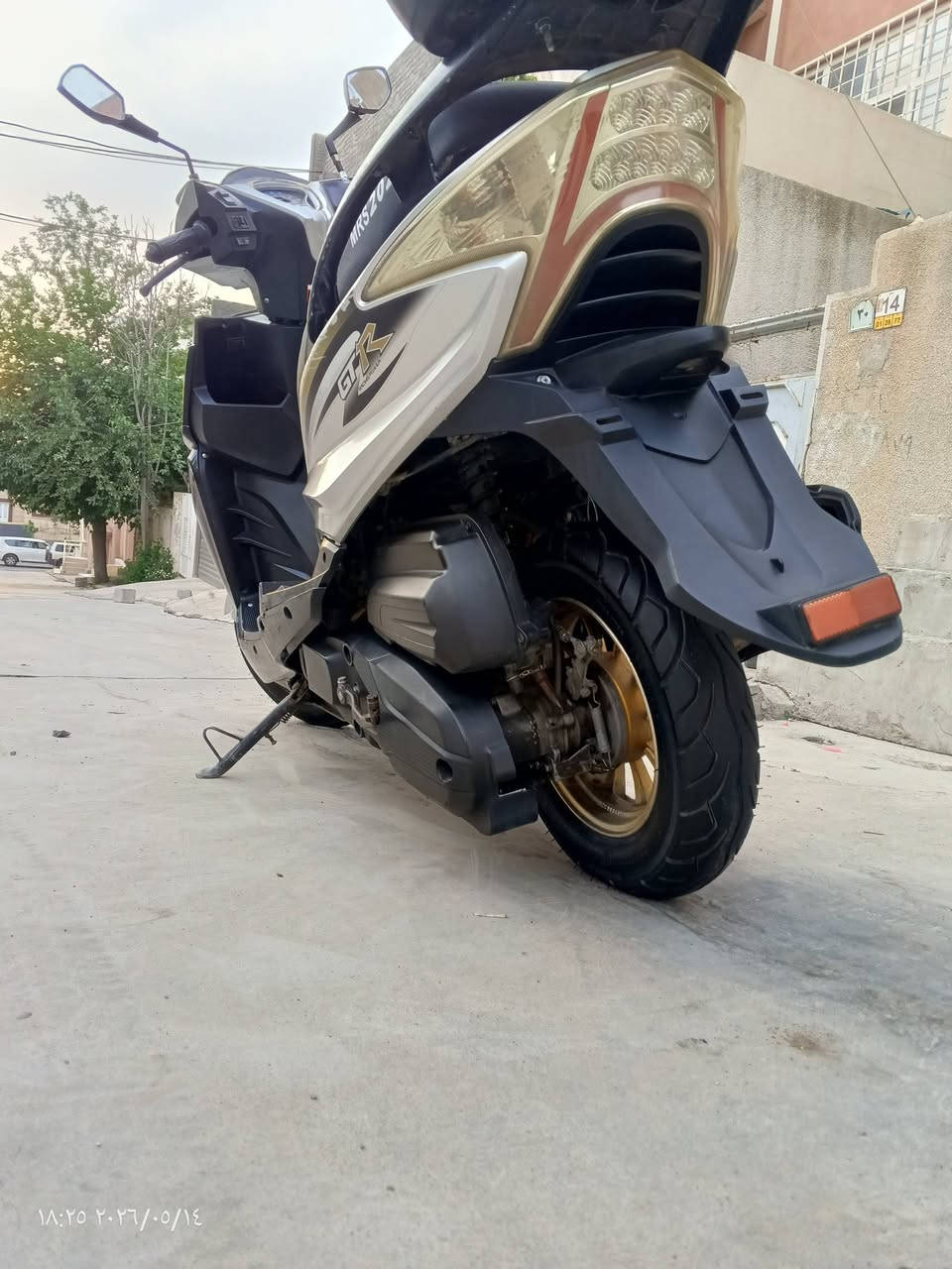 السلام عليكم عندي هاي درجه ال بيع خير من الله مكيه ما مفتوحه بس هندر بي خللل 450بيه مجال ***********تواصل عل واتساب درجه خثر من الله مستعجل عل بيعته
