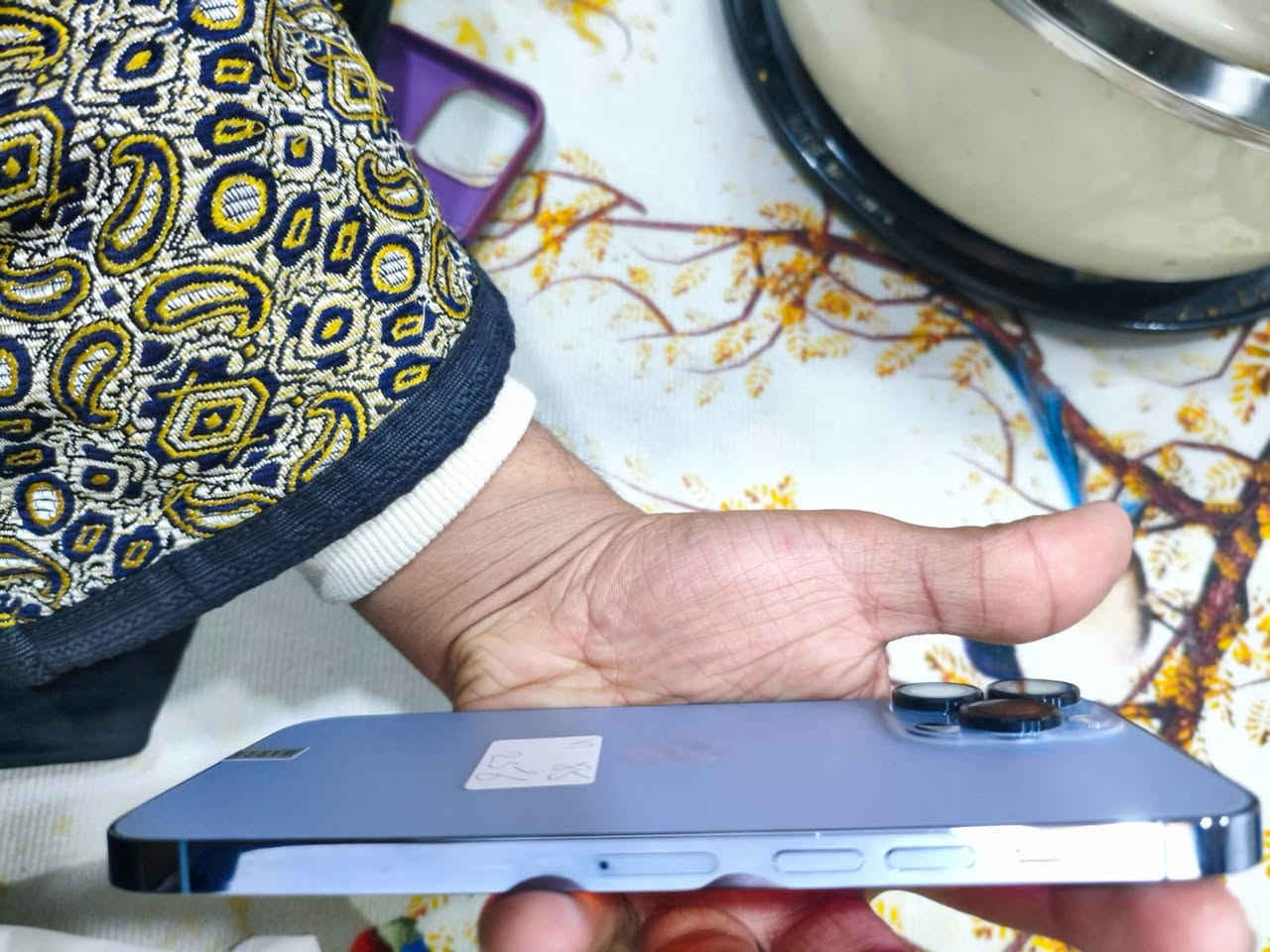 سلام عليكم آيفون 13برو ماكس ذاكره 256 بطاريه85 تك سيم مامفتوح ولا داخل صيانه كارتونه ويا سعره 750وبي مجال رقم الهاتف ***********
