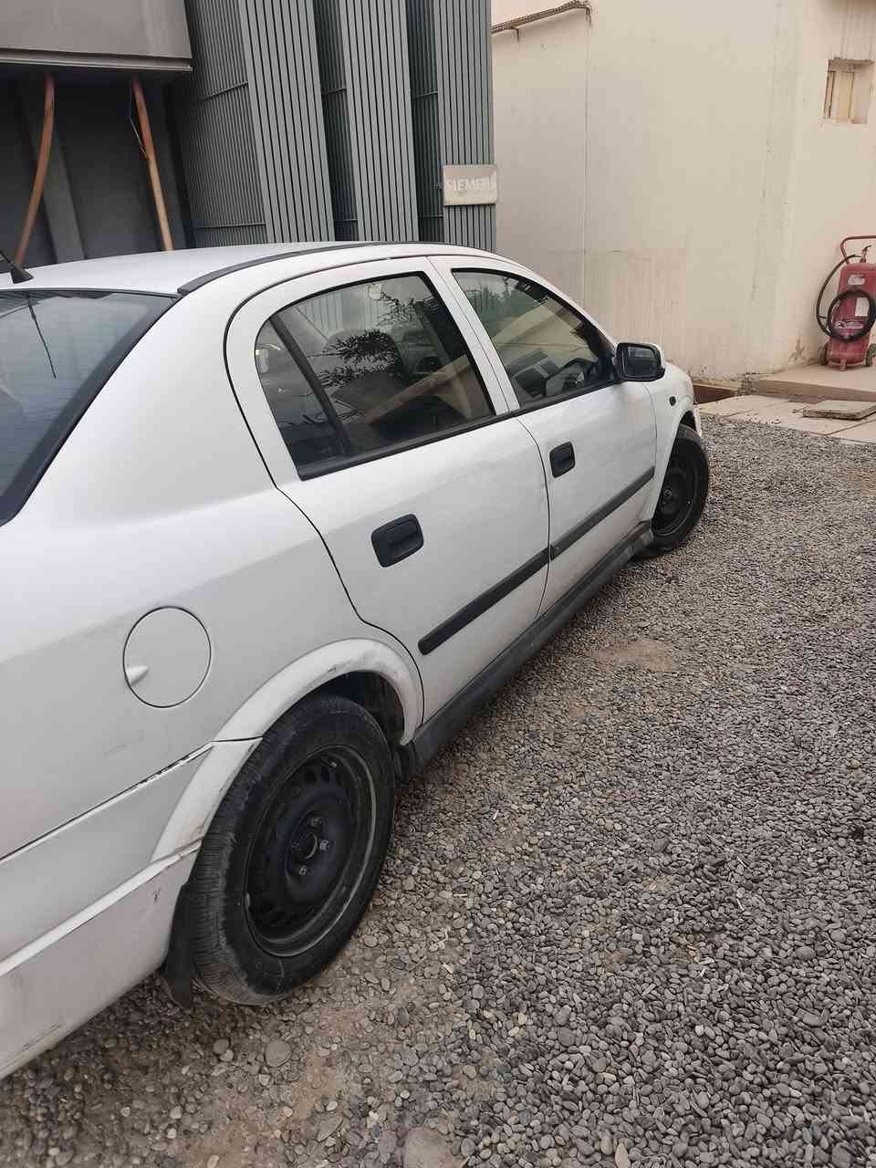 السلام عليكم
للبيع اوبل استرا موديل 2000 رقم اربيل 

زوج تواير جدد 

كير ومحرك شرط 

كهربايئات كلهه شغاله 

تحويل ثاني يوم 

مكان السياره صلاح الدين بيجي 

رقم الهاتف ***********
