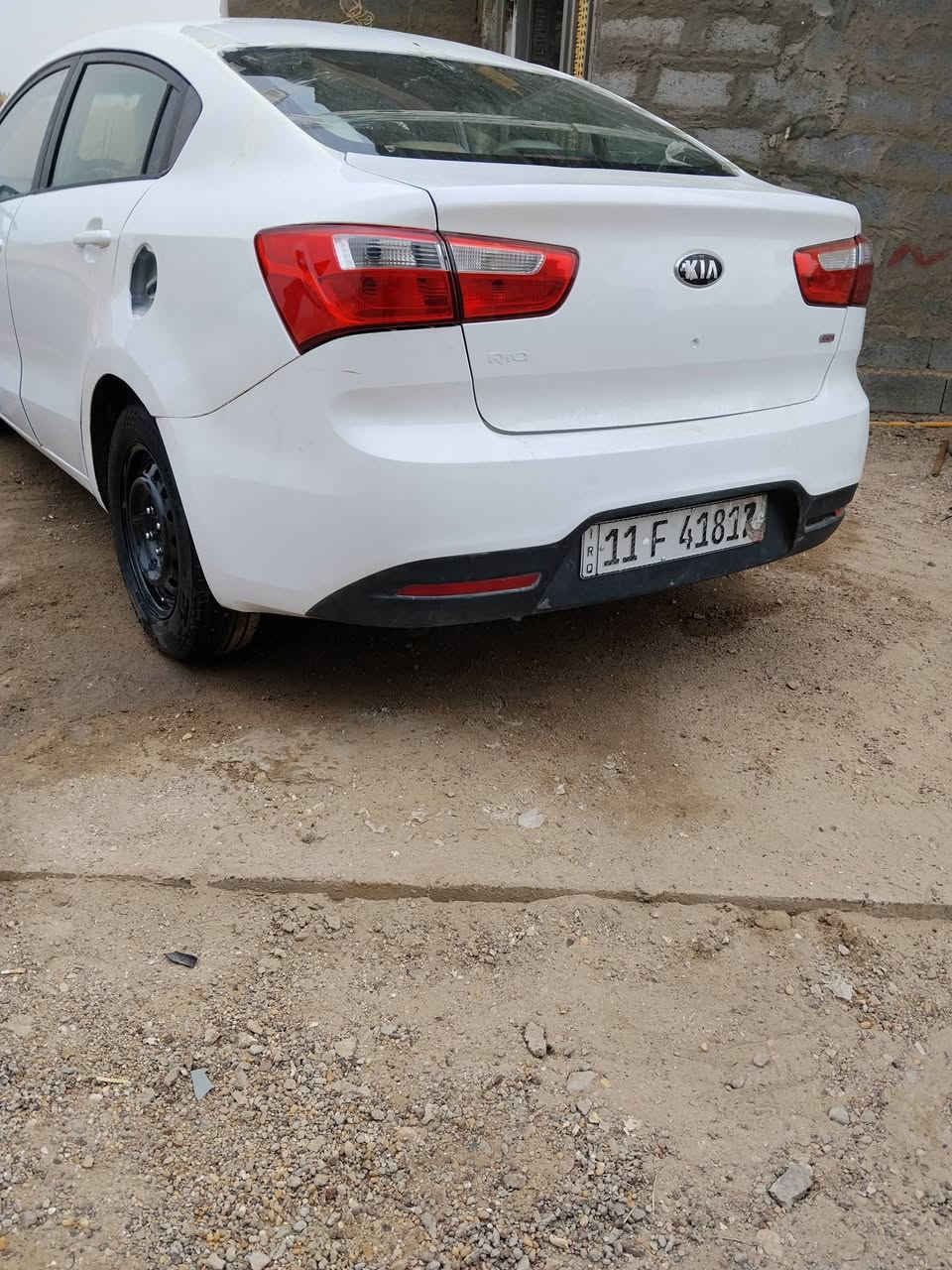 سلام عليكم سياره للبيع كيه ريو موديل 2013 خليجي محرك وكير جديد رقمه بغداد مصبوغ عام سعره 70 بيه مجال مكان سياره فلوجه ***********
