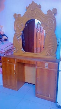 ميز مراية • ميز زاوية