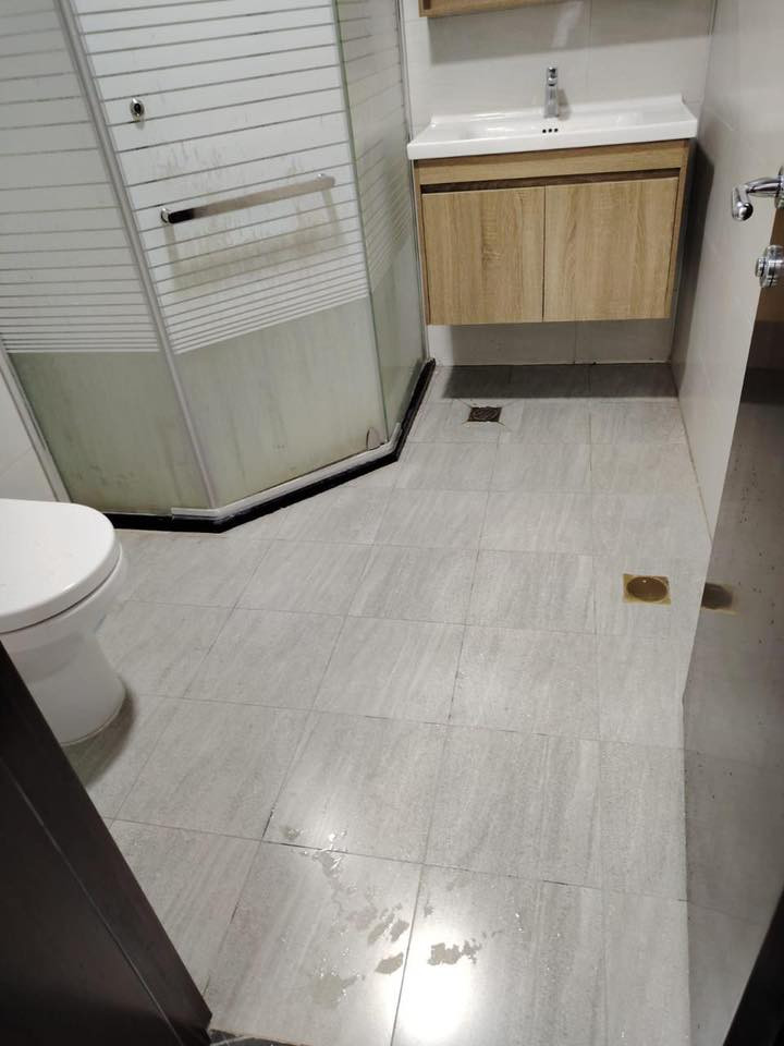 شقة للبيع في بوابة العراق عمارة ١٧ ط ٣ مساحة٢٢٨ م  إطلالة البوليفارد  ٣ غرف نوم ٢ حمام    مع مخزن و لوندري السعر المطلوب ٣٥ دفتر للتواصل ***********
