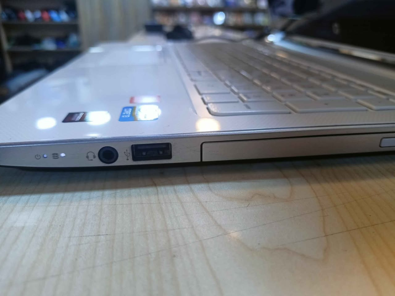 لابتوب HP Pavilion
* معالج i3 الجيل الثالث 
* رام 8 گيگا
* هارد 256 گيگا SSD
* كارت الشاشة خارجي AMD Radeon HD 8670M (بذاكرة 2 جيجابايت) 
* الشاحنة الاصلية 90 واط 
* السعر 125 الف دينار شامل التوصيل
يوجد توصيل لكل محافظات العراق موصل, نينوى


**إذا كنت صاحب هذا الإعلان وتريد حذفه لأي سبب، رجاءا أرسل رسالة إلى الدعم الفني**