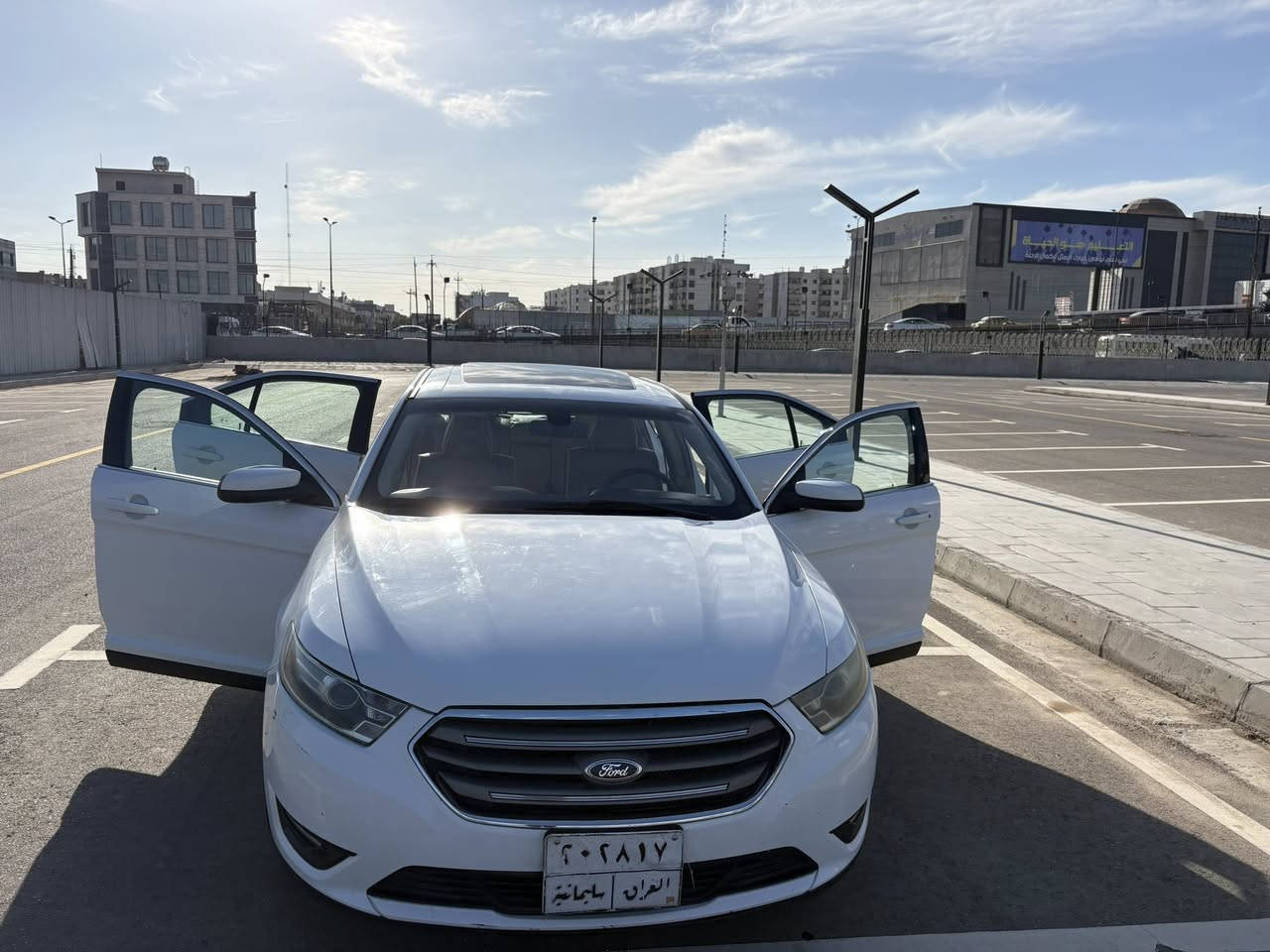 السلام عليكم 
فورد تورس خليجي sel شركة نيڤا على ايدي موديل ٢٠١٤ 
استلام شركة 
سلايد 
كاميرات خلفية 
ويل ١٨ 
حساسات خلفية
تحكم جهتين 
شاشة جبيرة 
وباقي المواصفات معروفة 
ماشية ١٧١ الف كيلو 
بيه بارد بالجاملق الامامي عكس السايق السكن تقريباً شبر وبارد جاملق الخلقي بالهلال 
السعر ١٤٠$ 
بس بيع بدون مرواس


**إذا كنت صاحب هذا الإعلان وتريد حذفه لأي سبب، رجاءا أرسل رسالة إلى الدعم الفني**