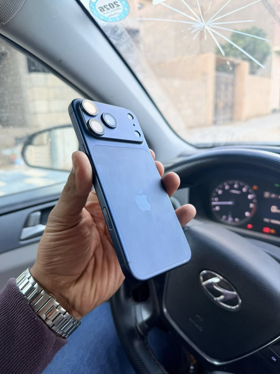 ايفون 17 برو ماكس لون ازرق
ذاكرة 512 ضمان ABM بطارية  100 الجهاز نظيف كلش بحالة الوكالة 
السعر ٢٤٥٠ وبي مجال 
***********
