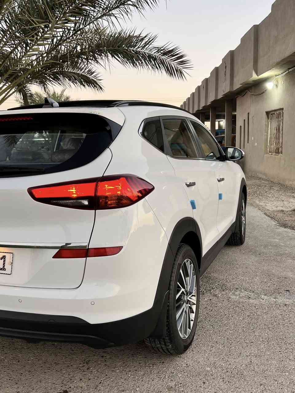 تحية طيبة 🌹🌹
للبيع هونداي توسان خليجي شركة الكاصد اصل 
موديل 2020 
استلام شركة على أيد وحدة كفالة عامه من كلشي 
السيارة بوضع الزيرووماشيه 65 حقيقي شرط وين ميعجبك تفحص  على شرط ماكو اختها بنظافة مكفولة حتا من الشخط ورصعه من القطع النادره بنسبة لنظافتها وموديلها 
السيارة فول مواصفات 1——1 
رقم بغداد تحويل مباشر 
مكاني بغداد ابو غريب هاتف *********** السعر 225
