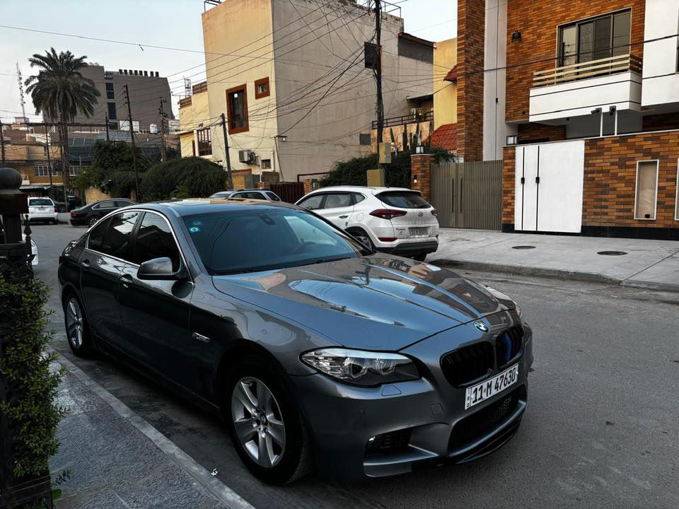 سلام عليكم
بيئم f10 موديل 2011 

محرك ابلادي n52 المرغوب سته سلندر نوزل قصير  

السياره امريكي كلين بدون حادث بدون ظربه بدون ايرباك 

السياره ابلاديه حته الكتلوكات مالتهة موجوده وياهة   

تدفئه وتبريد مقاعد امامي وخلفي وتبريد 

تحكمات مقاعد كهربائيه وخزن ميموري   

السيارة عليهة ادامه كامله ما ناقصهة اي شي وكلشي بيهة جاهز  

ما بيهة اي نقص لا سيرفس ولا شي ثاني 

ماشيه 116  وتجي وتشوفهة اي شي بيهة نقص ينزل من سعرهة 

السياره 

فقط الجاملغ الخلفي صبغ اثر طخه دراجه والباقي كله مكفول صبغ كله ابلاد السياره      

وصور السونار بالمنشور هم ناشرهن      

رقم  بغداد انكليزي وهزه جديده  باسمي

السعر  167 ورقه وبيهة مجال للشراي   

***********

مكاني بغداد الجادرية قرب فندق بابل
