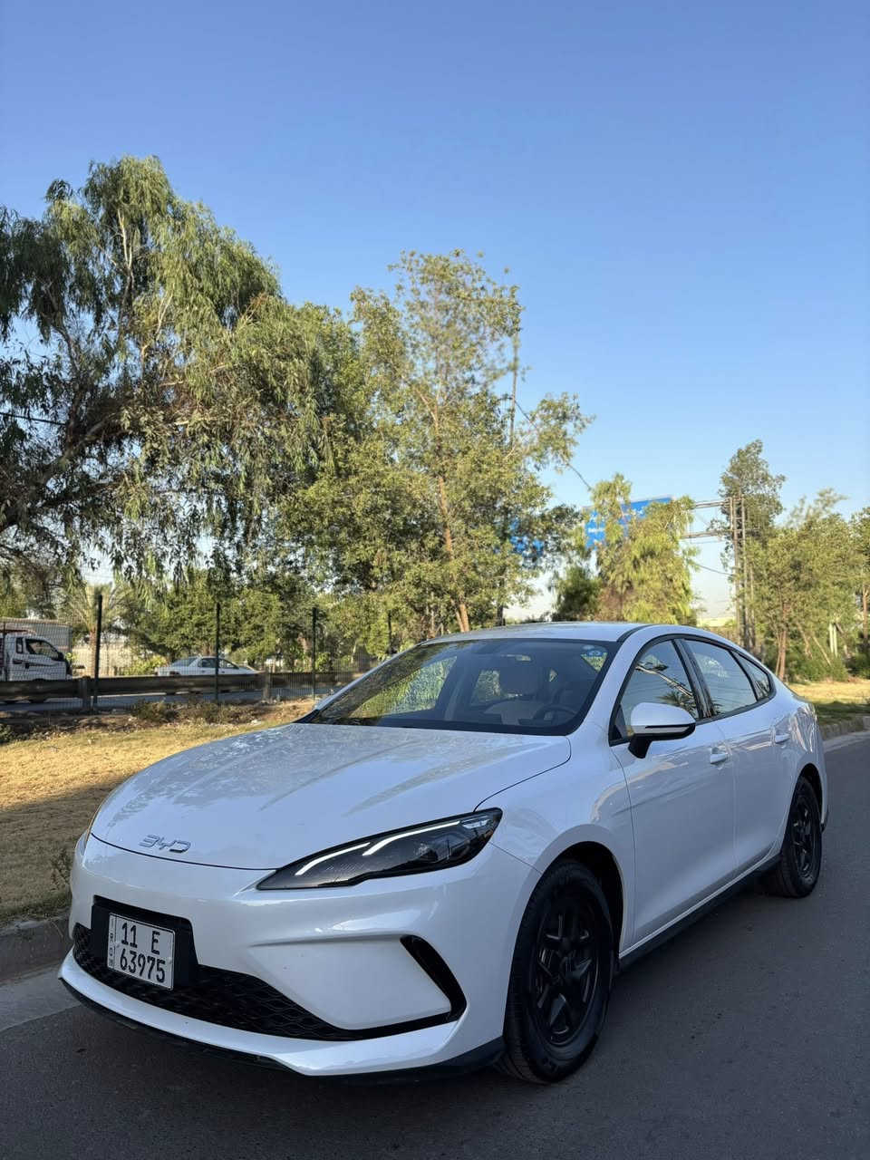 BYD Sael 5 2025
سيل فايف 
ماشية ( 5,900km ) فقط على حالة الزيرو.
على حالة الزيرو كفالة عامة.
سونار عندي بيها جديد.
كامل ملحقاتهة موجودة .
مواصفاتهة معروفة.

رقم بغداد تحويل مباشر.
الموقع بغداد. زيونة.
السعر (20,300,000 د.ع) فقط.
للاستفسار اكثر الاتصال او مراسلة واتساب:

***********
