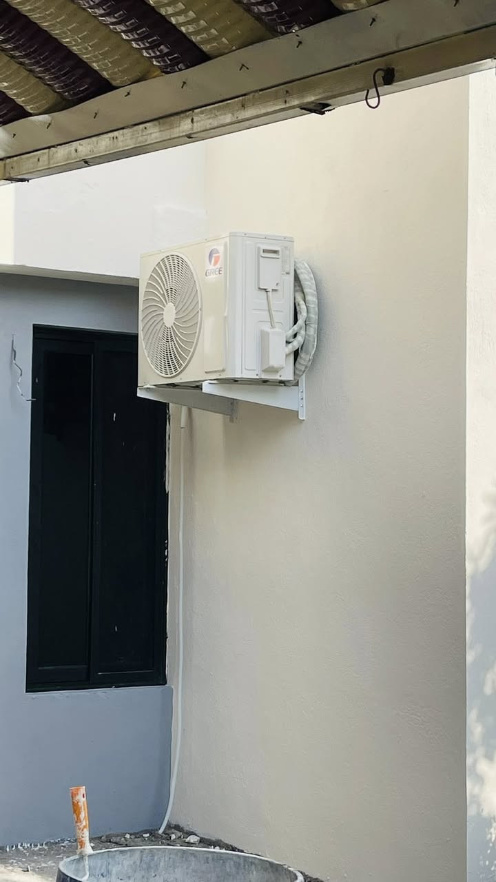 كهربائي + تنصيب وصيانة السبالت
١- تأسيس منازل 🏠 و مجمعات سكنية 🏯
٢- تنصيب سبالت ❄️
٣- تشطيب كافة الأعمال الكهربائية 💡⚡️
٤- تنصيب وصيانة الكاميرات 📸
نعمل كرستة وعمل حسب الاتفاق 

اي استفسار الرجاء التواصل علي رقم 
*********** يوجد واتساب 
💥العنوان بغداد  💥
💥💥ملاحظة نعمل في جميع مناطق بغداد 💥💥
