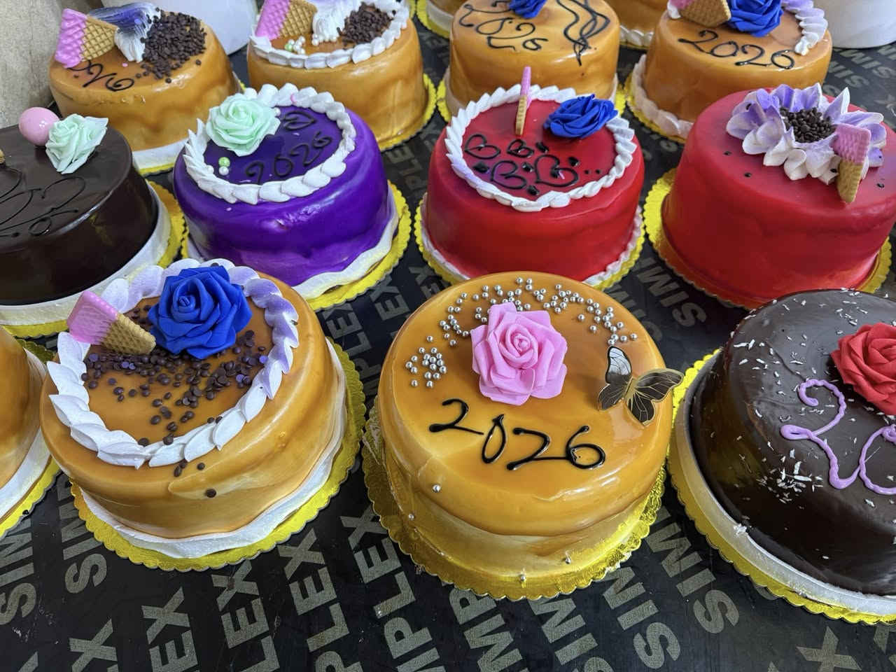 تعلن افران ومعجنات الامير 

بمناسبة حلول السنه الجديدة ٢٠٢٥
جعلها الله علينا وعليكم سنة خير وتغير نحو الأفضل 

كيك حسب الطلب بحشوات مختلفه🍰قوالب وقطع الكيك
وبأحجام مختلفة🎂🍰

تجهيز كافة المحلات والافران والمناسبات جملة -مفرد 

للاستفسار الاتصال 
***********

العنوان📍بغداد الجديدة مدخل شارع النعيرية
