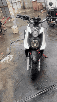 سكنس جبلي موديل 2013 مزودة قبق فلاوين  وقبق عنبار  وستاند صفح كرزي يدات سكليتر عضمة سكليتر Rgs كلج خلفي رياضي دبلات سبع الوان رياضي كهربائيات كلهة شغالة السعر 850 وبيهة مجال للشراي مكاني بغداد ***********
