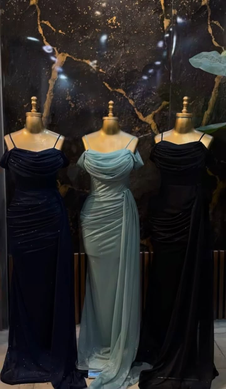 مرحبا عندي فساتين لابستهم مره واحده اريد ابيعهم باسعار مناسبه الاتصال ***********
العنوان البصره شارع المقاولين مقابل معهد المستقبل مركز نوسه بيوتي
