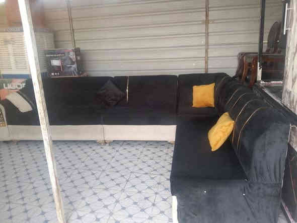 ديوان 12 مقعد سعره 150 مجمع حطين مقابيل المنتزه ***********
