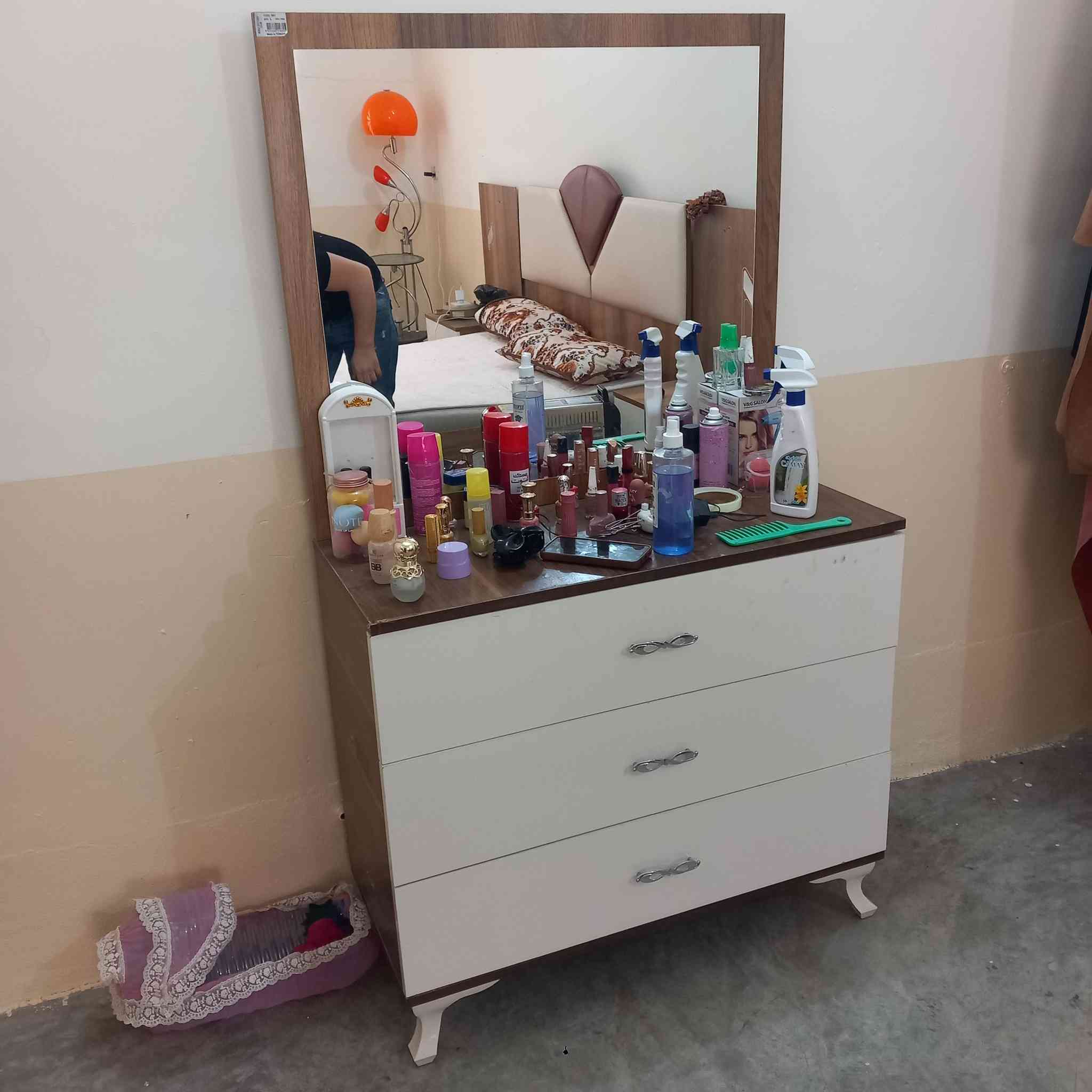 غرفه النوم تركي ٥ قطته مع دوشك نضيفه كلش للبيع اي استفسار اتصل برقم *********** يرهم مراوس هم
