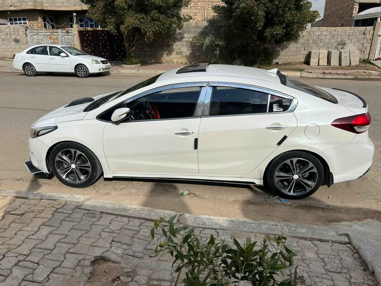 كيا سيراتو موديل ١٨  للبيع او #مراوس بكورلا موديل ٢٠ أو ٢١
#ضررها صفحه صبغ من كوريا اثر شخوط وبيها بارد المحرك ١٦٠٠ 
ب١٢٠ وبيها مجال 
العنوان الرمادي 
***********
