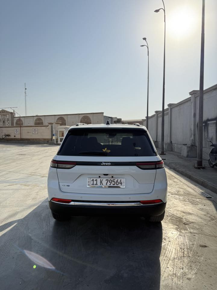 سلام عليكم
جيب كراند شيروكي لمتدد 2023
بانزين + هايبرد + شحن ( الشاحنه موجوده ) 
كامله مكمله على اخر حبايه 
مواصفات الجيب اللمتدد معروفه هوايه مو شويه 
السعر : 29,000$ ( بيها مجال )
للتواصل : ***********
