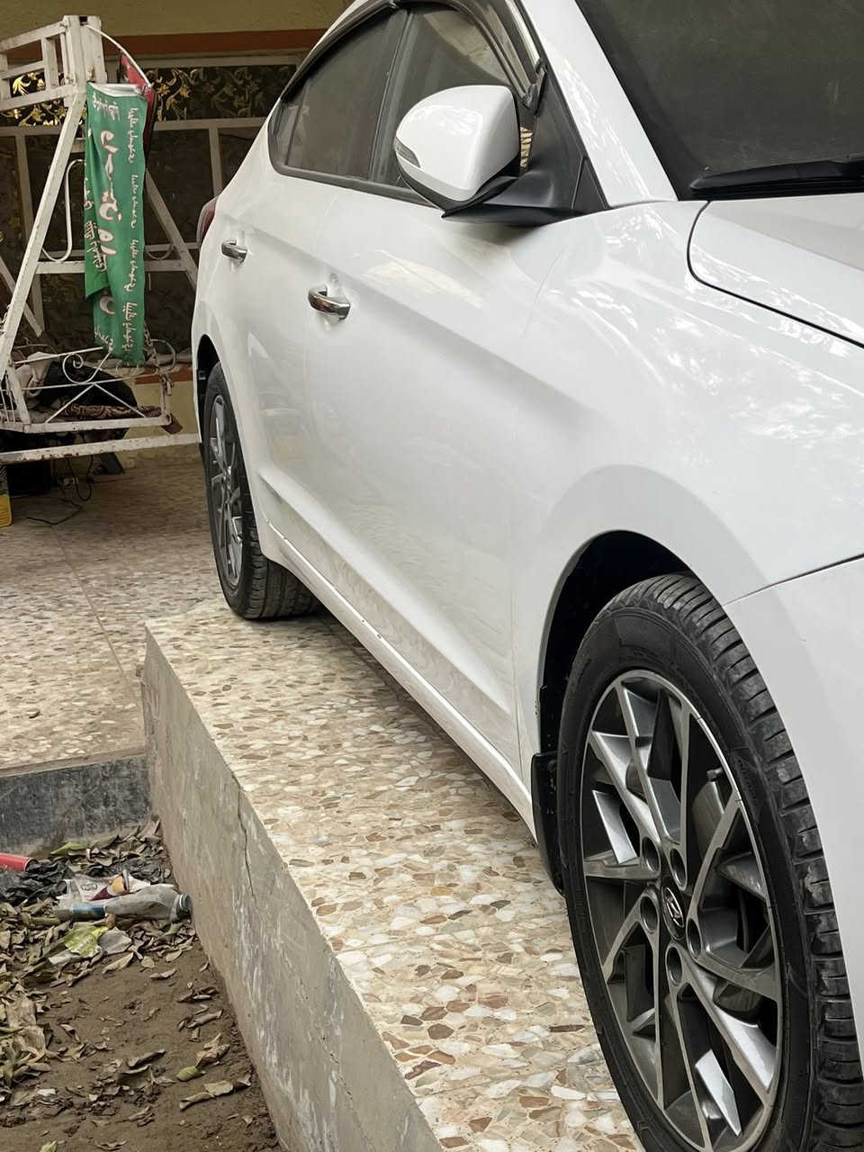 سلام عليكم 
الانترا2019شكل 2020 خليجي 
فول واحد على واحد بصمه ابواب 
ودشبول صاج 
لاد 
مري شفط 
من الاخير مفولة السيارة ماشية 120الف 
بيه كارتات قليلة اثر شخوط 
السعر 168ورقة وبيه مجال بسيط الرقم (***********)المكان بابل
