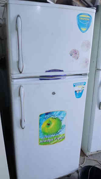 سلام عليكم عندي مجموعة ثلاجات أو مجمدات أو بردات البيع كلمن أو سعره كلهن شغالت شرط الفحص أو اصليت  مكاني البستان مجاور مطعم الحجي اسعره مناسب هذا رقمي ***********
