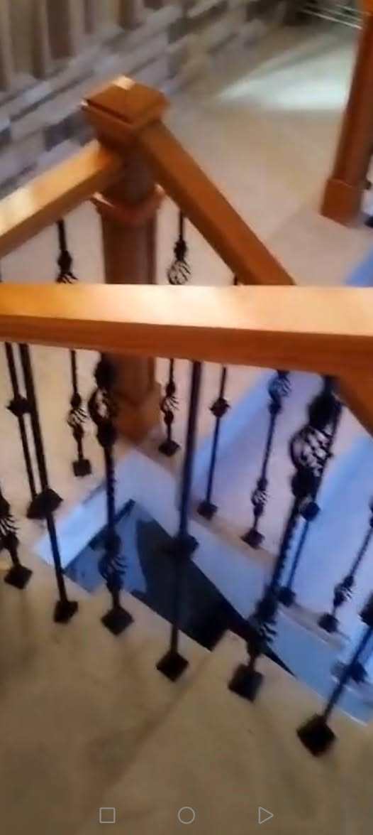 حدادة المنتظر
نعمل أجمل الموديلات وافضلها
محجر حديد ولكن  القبضة والدنگ خشب جاوي لذلك انتج لنا شكل رائع وذو متانة عالية

ان شاء الله تعالى يعجب ذوقكم الرفيع  مع تحيات ابو منتظر رائد الحداد  
وات ساب ***********
#السماوة_مدينتي.
