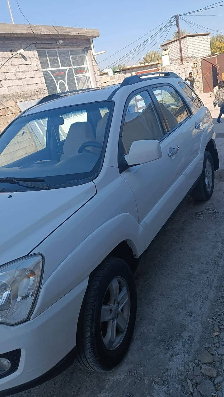 سبورتج 2010 خليجي فول مواصفات
محرك 2000
سيارة جاهزة للاخير 
محرك كير مكفولات 
تبريد وتدفئة شغالات
شاشة وكامرة 
شاشات تجاوي
فتحة سقف 
بيهة صبغ 4 قطع 
ضرر جامرلغ السايق والبنيد امبدل بلادي نفس الون
السعر 105 وبيهة مجال بسيط 
مكاني ديالى خان بني سعد 
***********
