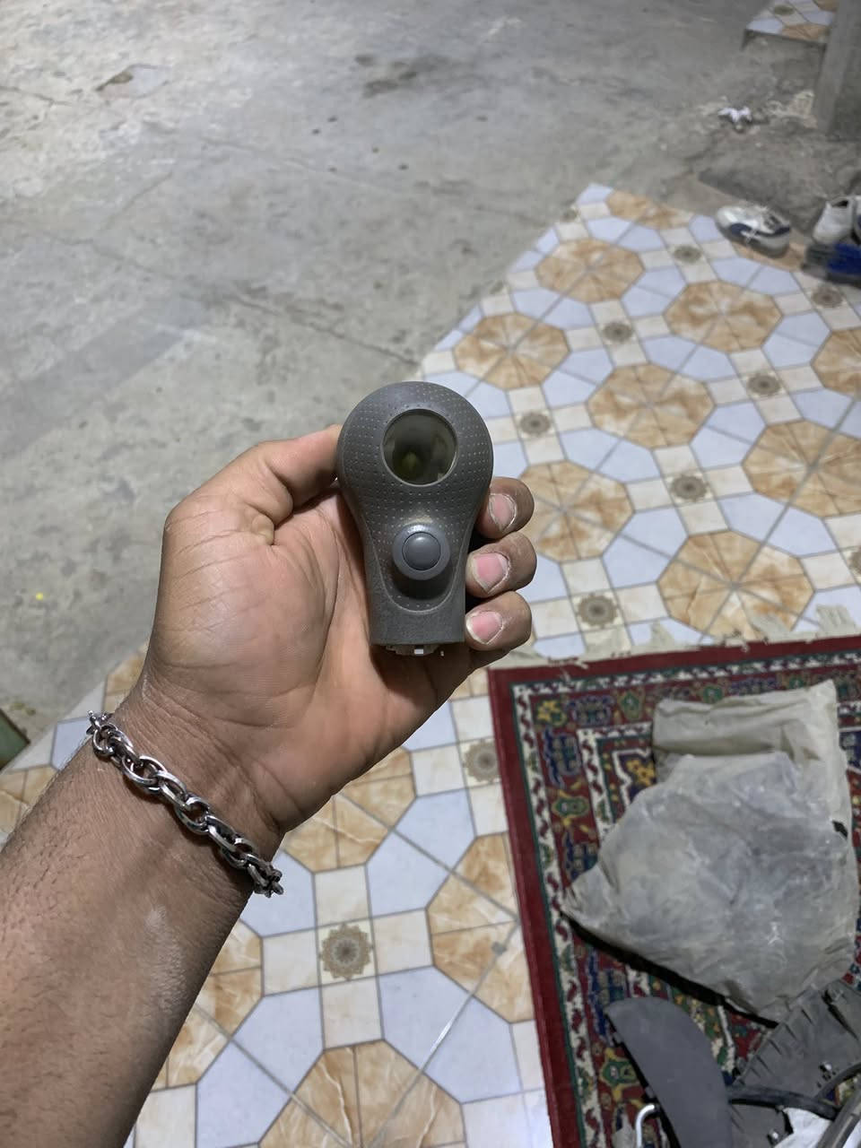 سلام عليكم من رخصة الادمن المحترم غراض نيسان سني حديث للبيع كلهن جدد وانضاف بس كاتلهن التراب قيم بل يرضي الله واخذهن غراض كلهن اصلية العنوان البصرة الزبير رقم الهاتف ***********
