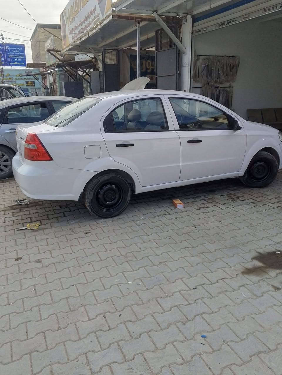 السلام عليكم افيو للبيع مديل 2009
مكينه مفتوح 1400 كير ومكينه جدد وحداديه وتخم تاير وتبريد ثلج /سعرها  (70) وبيها مجال حك الجيه)

مكان سياره نجف شارع المطار ***********
