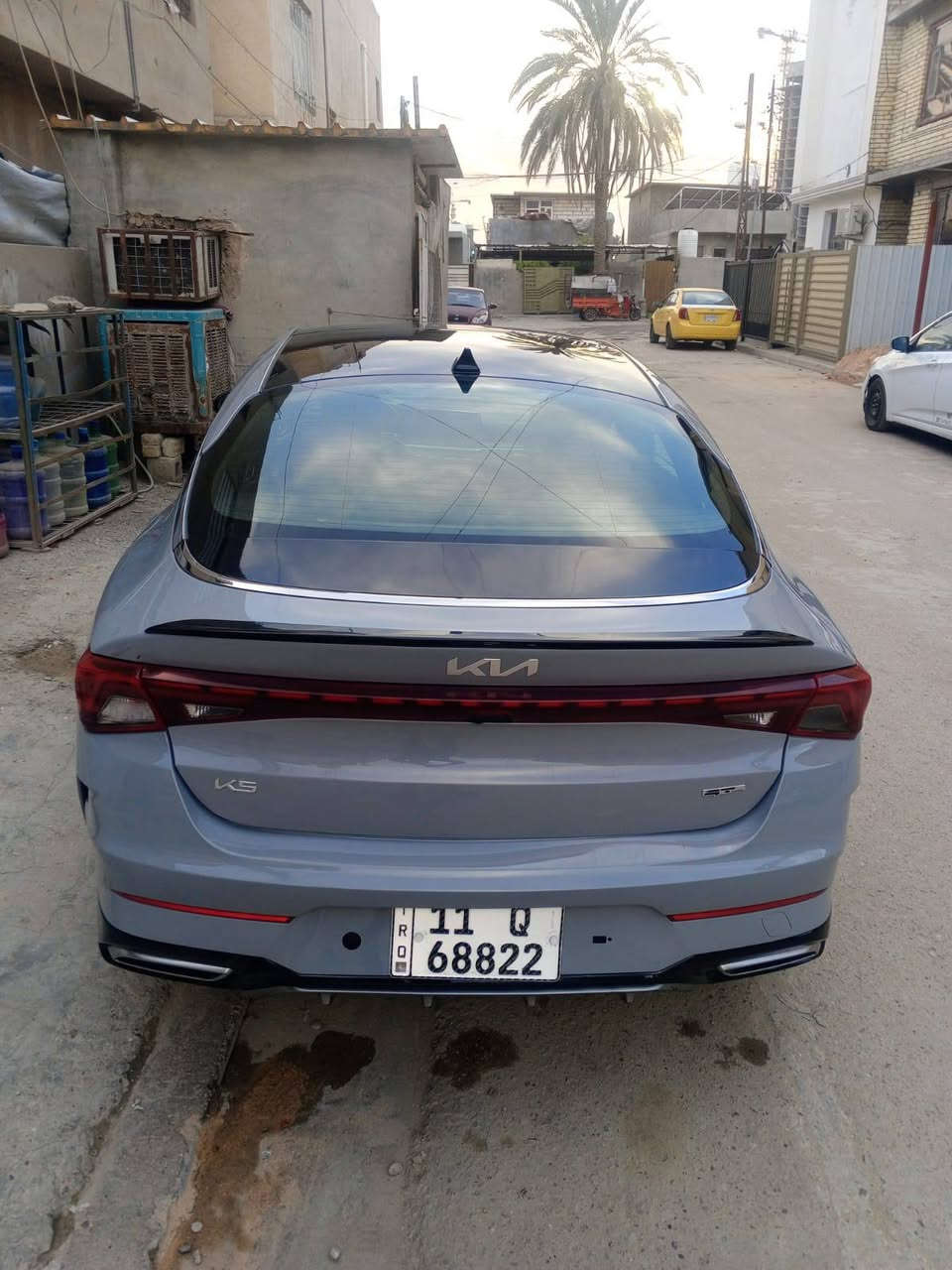 السلام عليكم كي فايف موديل 23 فول الفول سنويه جديده بيه خمسه قطع صبغ بدون دواخل مكان بغداد العامريه السعر 153 وبيه مجال بسيط    ***********
