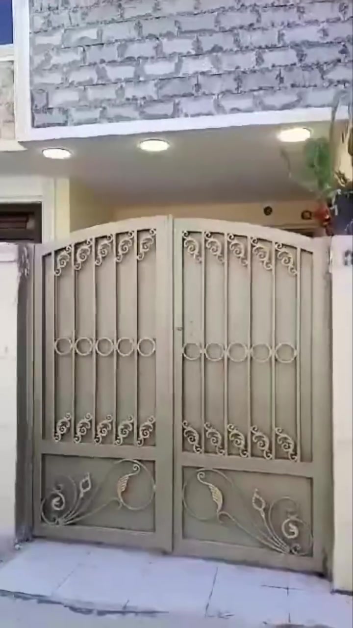 دار للبيع الدوره النسا ئم خلف كليه الفرابي مساحه ١٠٠ م ثلاث غرف نوم صاله مطبخ حمامات استفسار مكتب الركن الذهبي     ***********
