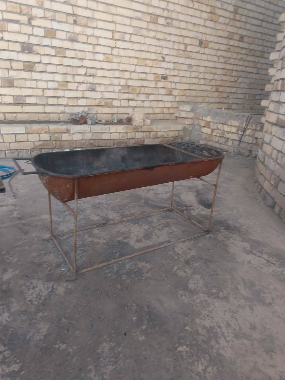 سلام عليكم مناقل للبيع المكان ميسان حي جمعيات رقم ***********
