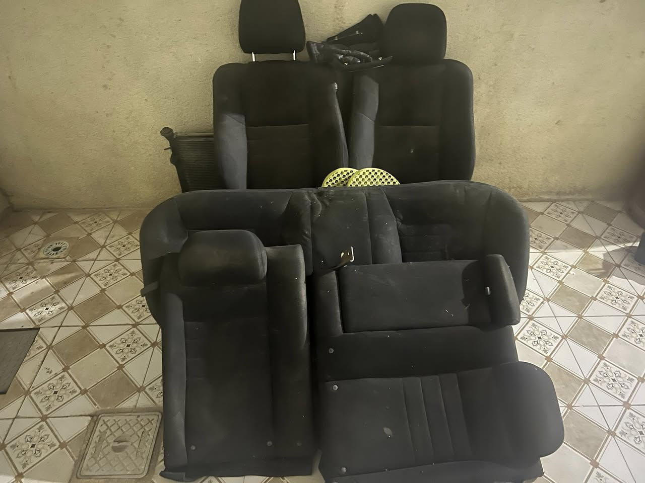 كشنات جارجر حضن مخمل للبيع سعر 200 الف مكاني واسط قضى الحي ***********
