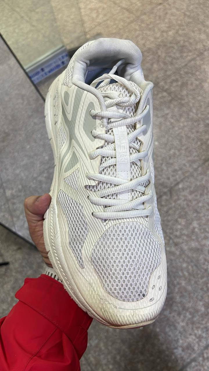 قياس ٤٦ 
طول القدم ٢٩،٥
ب٣٠ الف 
***********
