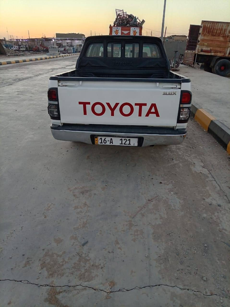 للبيع هايلوكس 2014 كويتي كير او تماتيك كفاله عامه السياره جديده وجاهزه للاخير السعر 208 وبيها مجال للشراي ***********
