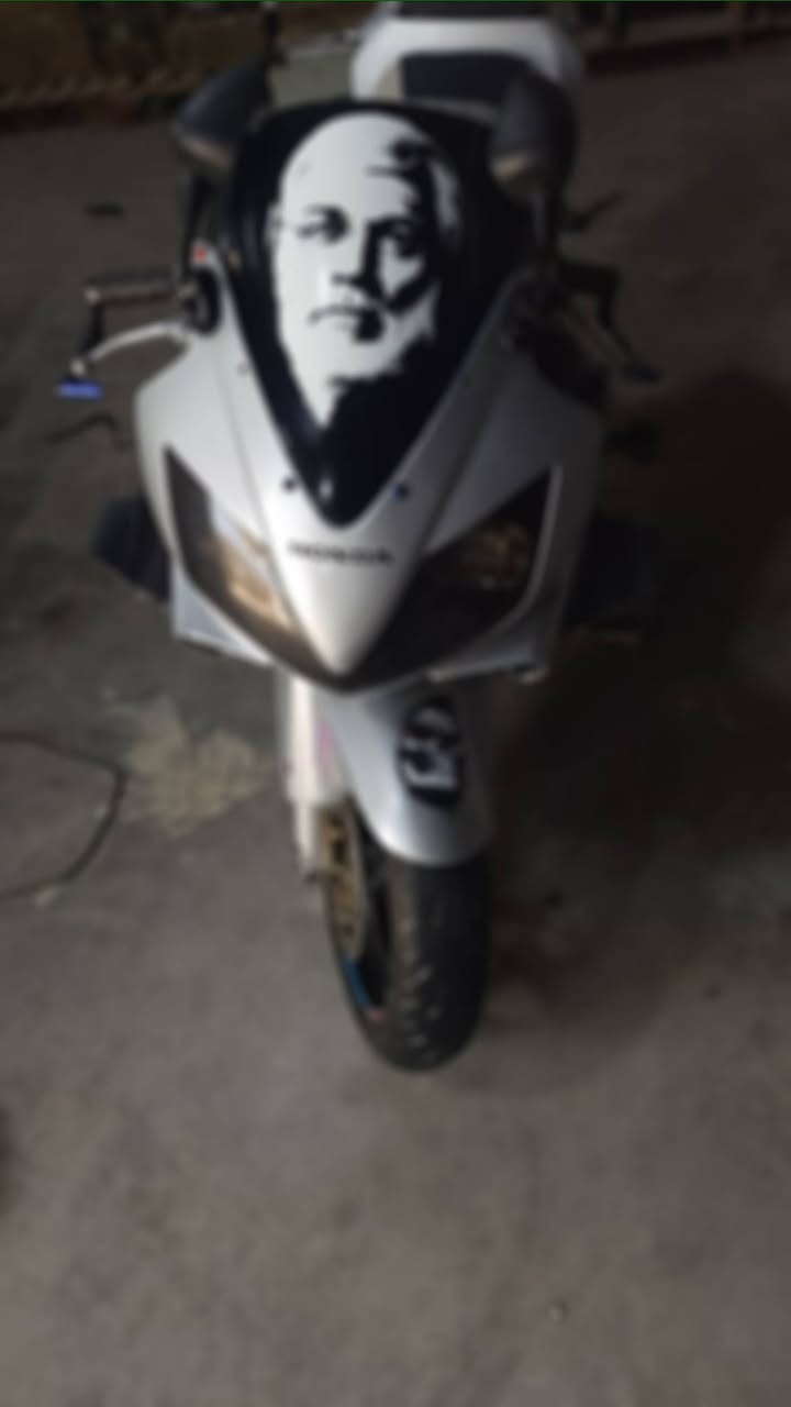 سلام عليكم شباب دراجه افواري مكينه كفاله رقم ه‍ *********** واتساب سعر 26 وبيه مجال ش بسيط دراجه انضف من صور الله شاهد مكاني بغداد
